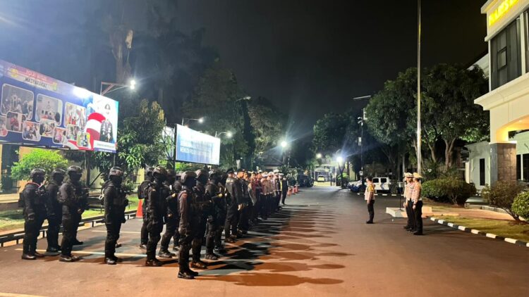 BRIMOB BATALYON D PELOPOR GELAR PATROLI GABUNGAN ANTISIPASI PERINGATAN HARI HAM SEDUNIA DI BEKASI