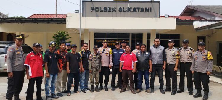 Kapolsek Sukatani Pimpin Apel Gabungan dengan Potensi Masyarakat, Tekankan Pentingnya Sinergi dan Kewaspadaan
