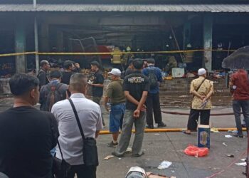 Kebakaran Hanguskan Ratusan Kios Sub Grosir di Pasar Induk Kramat Jati