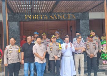 Kapolres Metro Bekasi Tinjau Kesiapan Gereja Jelang Natal 2025 di Cikarang Selatan