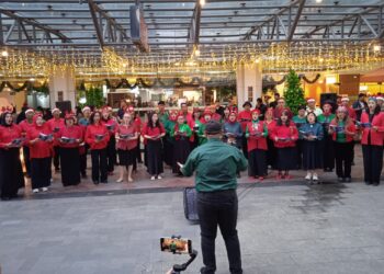 Alumni Angkatan 80-an Unjuk Harmoni, Swara Jakarta 80 Hibur Pengunjung Pasaraya Blok M