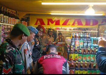 Giat Patroli KRYD Gabungan 3 Pilar Kapolsek Megamendung Sikat Peredaran Miras di Wilayah Hukum Megamendung