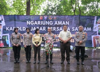 Kapolda Jabar Beri Hadiah Umroh Untuk Polisi Serta Satpam Pada Kegiatan “Ngariung Bareng Sauyunan Jaga Lembur” HUT Satpam ke-45