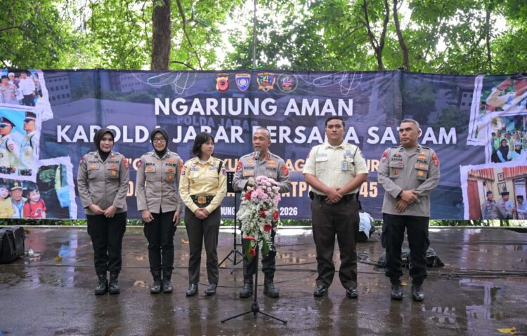 Kapolda Jabar Beri Hadiah Umroh Untuk Polisi Serta Satpam Pada Kegiatan “Ngariung Bareng Sauyunan Jaga Lembur” HUT Satpam ke-45