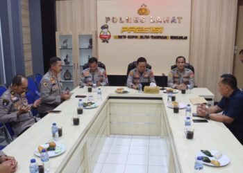 Kapolda Sumsel Melalui Zoom Meeting Memberikan Arahan Kepada Seluruh Penyidik.