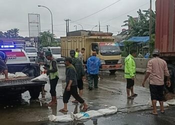 Satlantas Polresta Tangerang Lakukan Perbaikan Darurat Jalan Berlubang di Balaraja