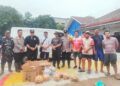 Kapolsek Kedung Waringin Berikan Bantuan Sembako dan Makanan untuk Pengungsi Banjir di Desa Waringin Jaya