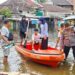 Tanggap Darurat Banjir, Polres Metro Tangerang Kota Kerahkan Perahu Karet Evakuasi Warga Jatiuwung