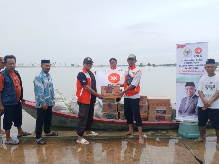 Bantuan PKS untuk Korban Banjir di Berbagai Kecamatan, Warga Luapkan Rasa Terima Kasih kepada Dewan Haji Jalal Abdul Nasir dan Tokoh Lainnya