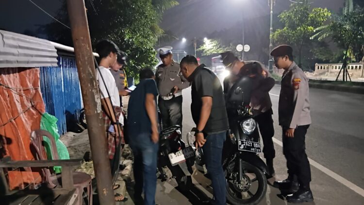 Jaga Kondusifitas Akhir Pekan, Polsek Cikarang Selatan Gelar Patroli Biru dan Operasi Kejahatan Jalanan