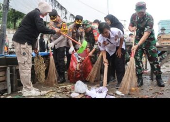 Polres Metro Tangerang Kota Gelar Apel dan Kurvey Bersama TNI dan Pemerintah Daerah Kota Tangerang di Pasar Babakan