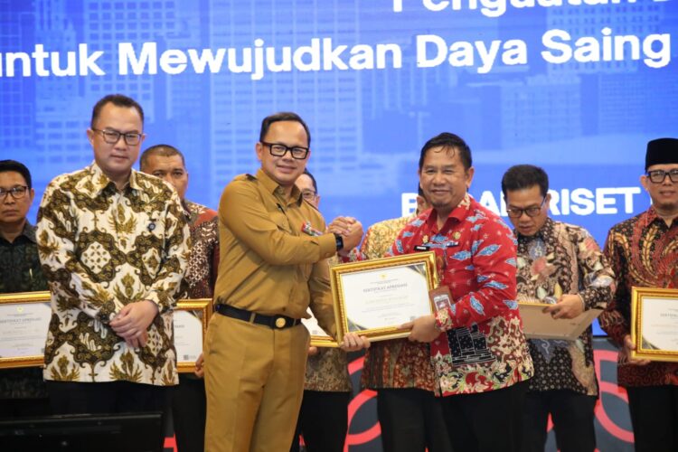 Wamendagri Bima Arya: Ekosistem Inovasi Daerah Kunci Indonesia Keluar dari Middle Income Trap