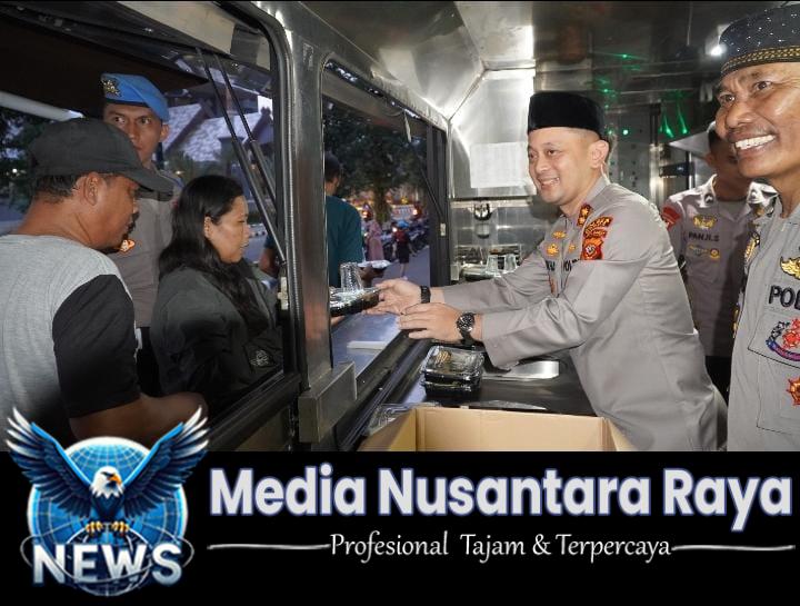 Kapolres Bogor Gelar Bagi Takjil dan Buka Bersama Mahasiswa di Pakansari