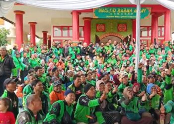 Babah Alun Gelar Halal Bihalal untuk 600 Ojol, Ingin Jadi Bapak Angkat Seluruh Ojol Indonesia