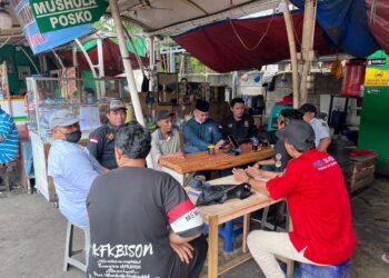 Pimpinan Redaksi Media TNI Polri Tenor Amin Sutanto Kunjungi Pasar Induk, Bahas Peran Media sebagai Informasi Publik