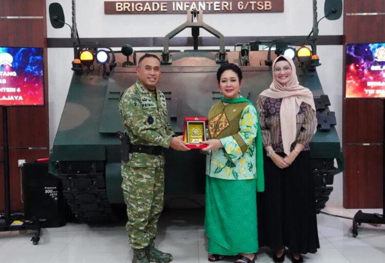 Peresmian Monumen Jenderal Besar TNI (Purn) H.M. Soeharto di Brigif 6 Divif 2 Kostrad