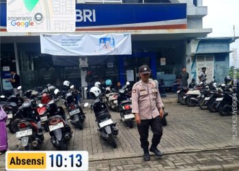 Patroli Pusaka Polsek Panongan, Polisi Jalan Kaki Amankan Pusat Keramaian di Citra Raya