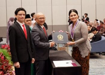 Dari Kampus ke Pengabdian! 85 Dokter Gigi Baru Moestopo Resmi Disumpah