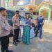 Polsek Cikarang Selatan Bersama Yayasan Budha Tzu Chi Bagikan Beras untuk Warga
