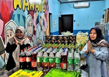 Karyawan Dapur HANOTO Terima THR dengan Gembira, Alhamdulillah Sangat Cukup untuk Kebutuhan Keluarga!