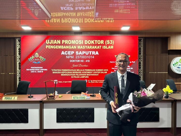 Di Balik Seragam Polisi, Ipda Acep Sukses Raih Gelar Doktor dengan Predikat Summa Cum Laude