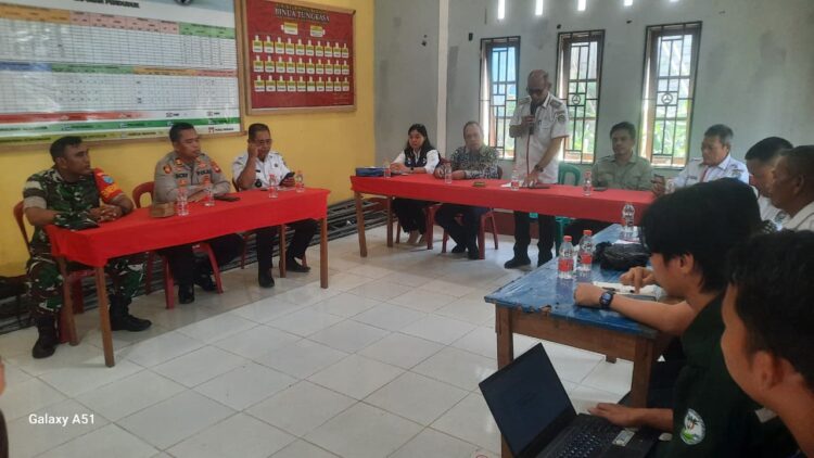 Kapolsek Sengah Temila Hadiri Sosialisasi Pembangunan SPAM Senakin, Wujud Komitmen Pelayanan Air Bersih untuk Masyarakat