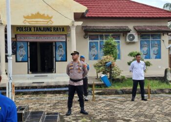 Wujudkan Kemitraan, Polsek Tanjung Raya Gelar Apel Sabuk dan Kentongan Kamtibmas Bersama Warga