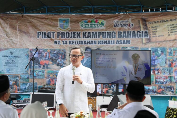 Wamendagri Bima Tinjau Kampung Bahagia di Jambi, Tekankan Peran RT sebagai Ujung Tombak Program Pemerintah