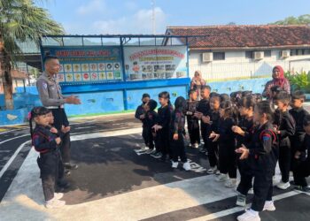 Polisi Sahabat Anak Hadir di TK Kemala Bayangkari Wonogiri, Edukasi Lalu Lintas Sejak Dini