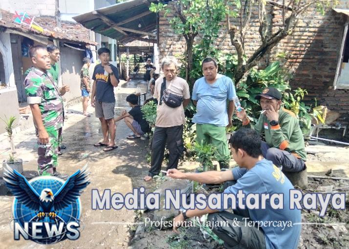 Sukseskan Solo Berseri, Babinsa Serengan Kerja Bakti Bersihan Lingkungan