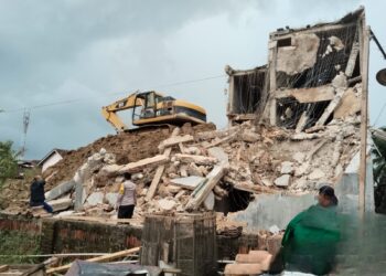 Rumah Warga di Pringsewu Rusak Tertimpa Material Bongkaran Gedung Walet, Polisi Selidiki