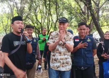 Babah Alun Jusuf Hamka Bagikan 2.400 Paket Daging Kurban untuk Driver Ojol Se-Jabodetabek
