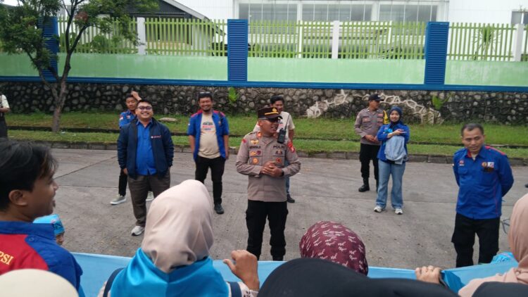 Polsek Cikarang Selatan Lakukan Pengamanan dan Pengawalan Keberangkatan Massa Buruh Menuju Mayday Fiesta 2026 di Jakarta
