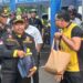 Polres Metro Bekasi Gelar Sepeda Santai dan Bagikan Beras untuk Pokdarkamtibmas serta Ojol di Cikarang Selatan