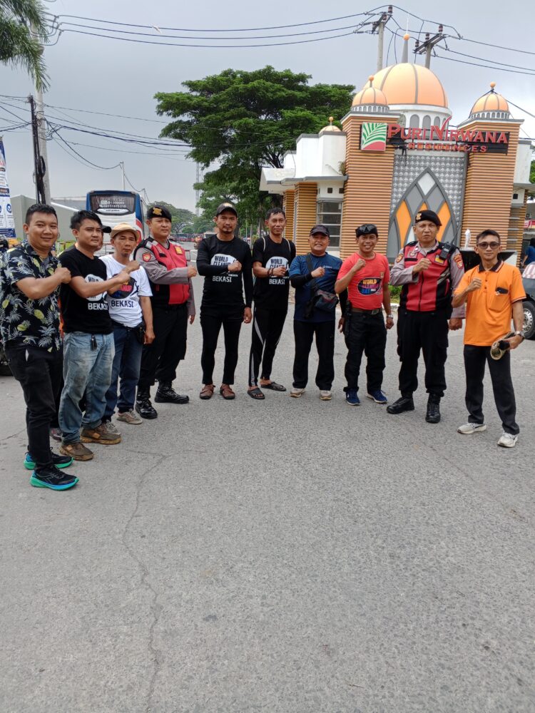 Gandeng Sungai Watch Bali, DLH serta TNI-Polri Gelar Aksi Gotong Royong Bersihkan Sungai di Cikarang Utara