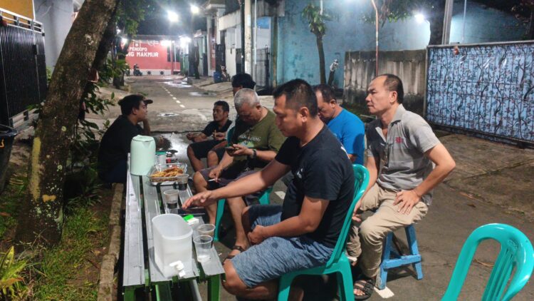 Tak Kenal Libur, Warga BCM Blok H9 Kompak Gelar Ronda Malam Minggu Demi Jaga Kamtibmas   