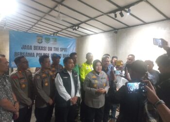 Nongkrong Positif di Angkringan, Kapolres Metro Bekasi Serap Aspirasi Warga Cikarang Selatan Lewat Program ‘Jaga Bekasi On The Spot’