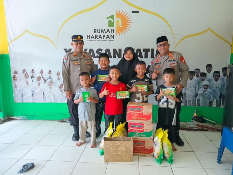Kapolsek Cikarang Selatan Berikan Santunan untuk Anak Yatim dan Dhuafa di Ciantra
