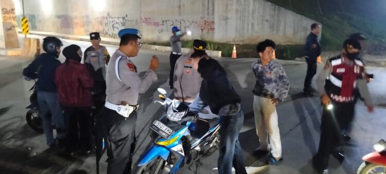 Antisipasi Tawuran dan Begal, Polsek Serang Baru Gelar OKJ Sampai Subuh