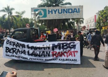 RATUSAN WARGA BEKASI TURUN KE JALAN, DESAK PEMERINTAH PERTAHANKAN PROGRAM MAKAN BERGIZI GRATIS