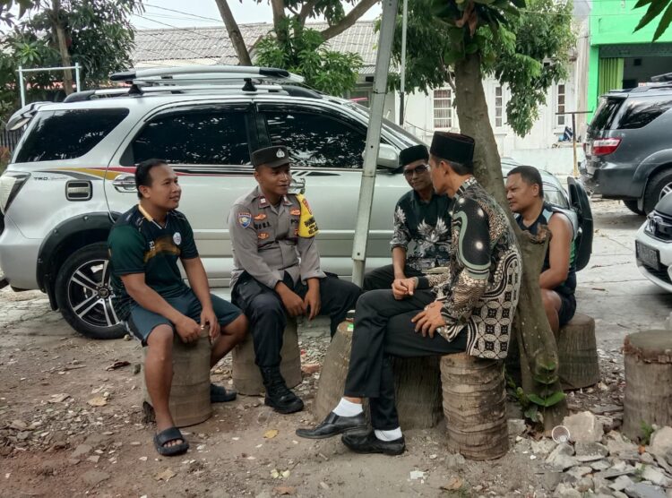 Bhabinkamtibmas Desa Jatibaru Sosialisasikan Layanan Polisi 110 kepada Warga Graha Bakti Kodam Jaya