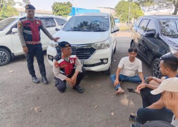 Patroli Dialogis Polres Metro Bekasi Sampaikan Pesan Kamtibmas dan Sosialisasi Layanan Polisi 110