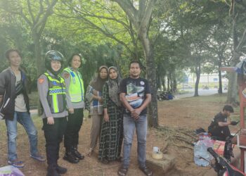 Patroli Srikandi Polwan Polres Metro Bekasi Hadirkan Pelayanan Humanis, Sampaikan Pesan Kamtibmas dan Sosialisasi Hotline 110