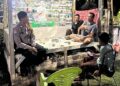 Jaga Bekasi Jaga Jakarta On The Spot, Bhabinkamtibmas Sukawangi Sambangi Pos Satkamling