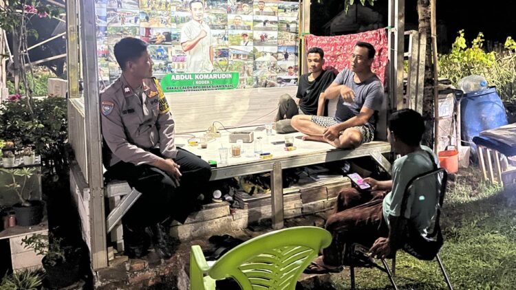 Jaga Bekasi Jaga Jakarta On The Spot, Bhabinkamtibmas Sukawangi Sambangi Pos Satkamling