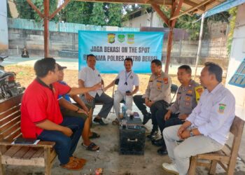 Jaga Bekasi On The Spot di Karangsari, Polsek Cikarang Timur Ajak Warga Jaga Kondusifitas Jelang Pilkades