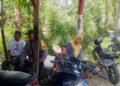 Jaga Jakarta Jaga Bekasi On The Spot, Bhabinkamtibmas Polsek Cabangbungin Sambangi Warga Setiajaya