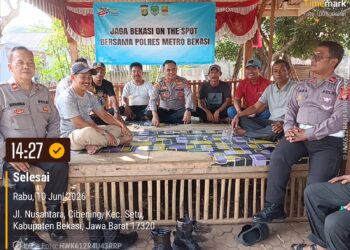 Jelang Pilkades, Polsek Setu Sambangi Warga Cibening Lewat Jaga Bekasi On The Spot