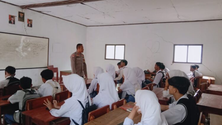Jaga Jakarta Jaga Bekasi On The Spot Police Goes To School di Smas Fatahillah Sosialisasi FKPMB dan Imbauan Kamtibmas 