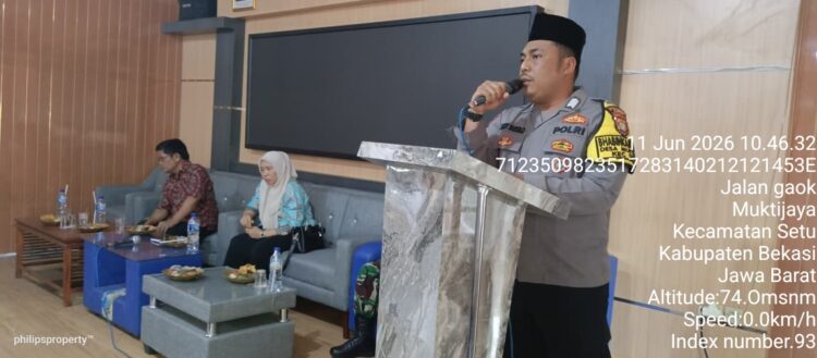 JAGA JAKARTA JAGA BEKASI ON THE SPOT: RAPAT MINGGON DESA MUKTIJAYA, POLISI AJAK JAGA KAMTIBMAS JELANG PILKADES